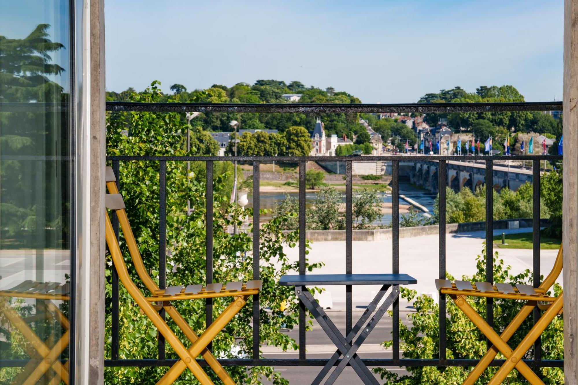 Hyper centre vue bords Loire #confort #luxe Tours Extérieur photo